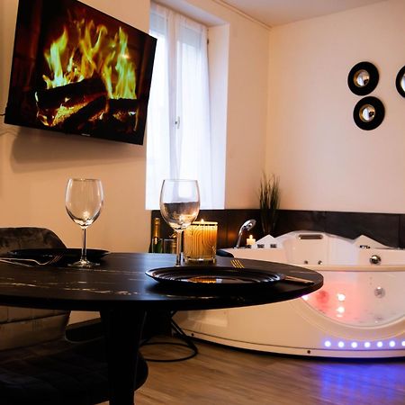 Suite Romantique Jacuzzi Moulins  Esterno foto