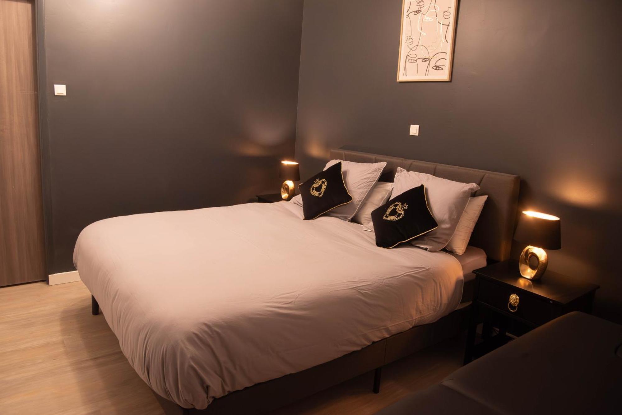 Suite Romantique Jacuzzi Moulins  Esterno foto