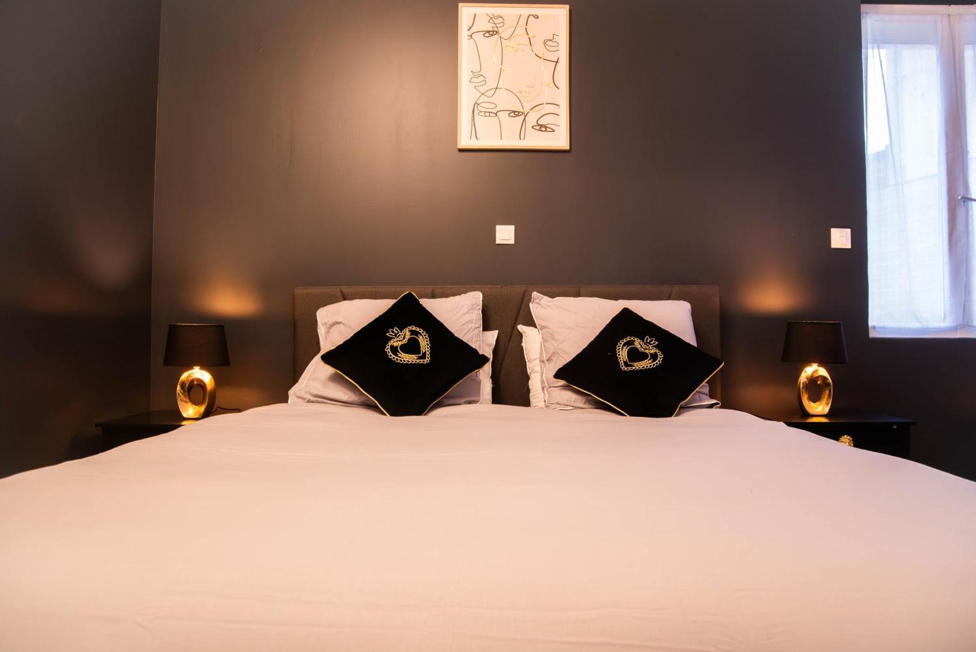 Suite Romantique Jacuzzi Moulins  Esterno foto